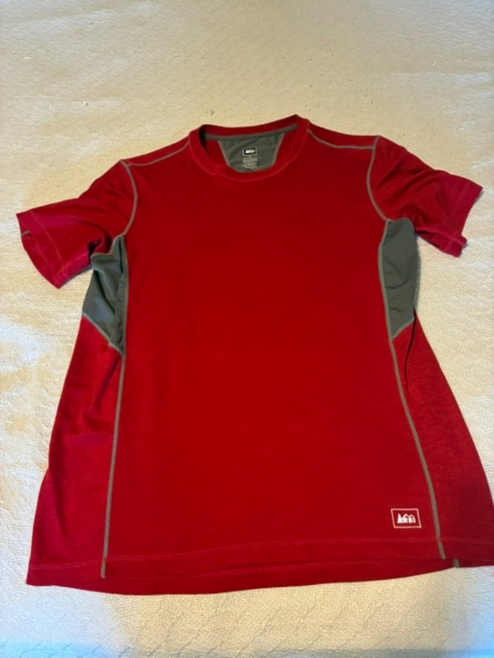 Men's REI/Sugoi red cycling jersey size Large
